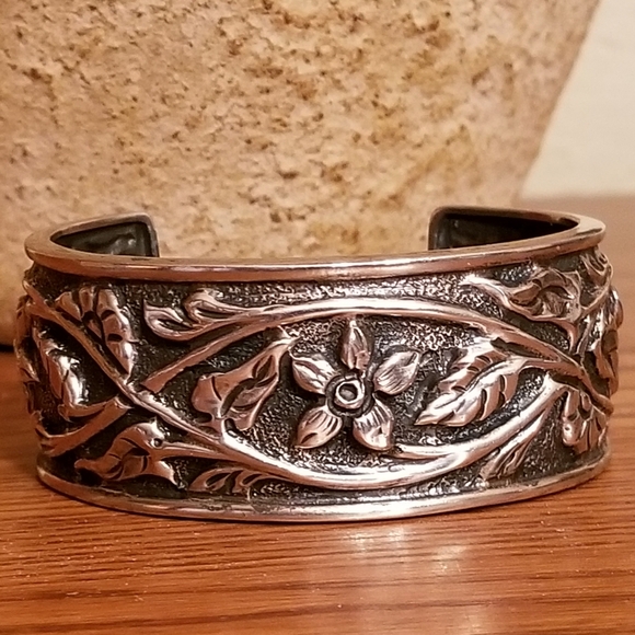 Rare Silpada Sterling Silver Flower Vine Cuff Bracelet - Picture 12 of 14
